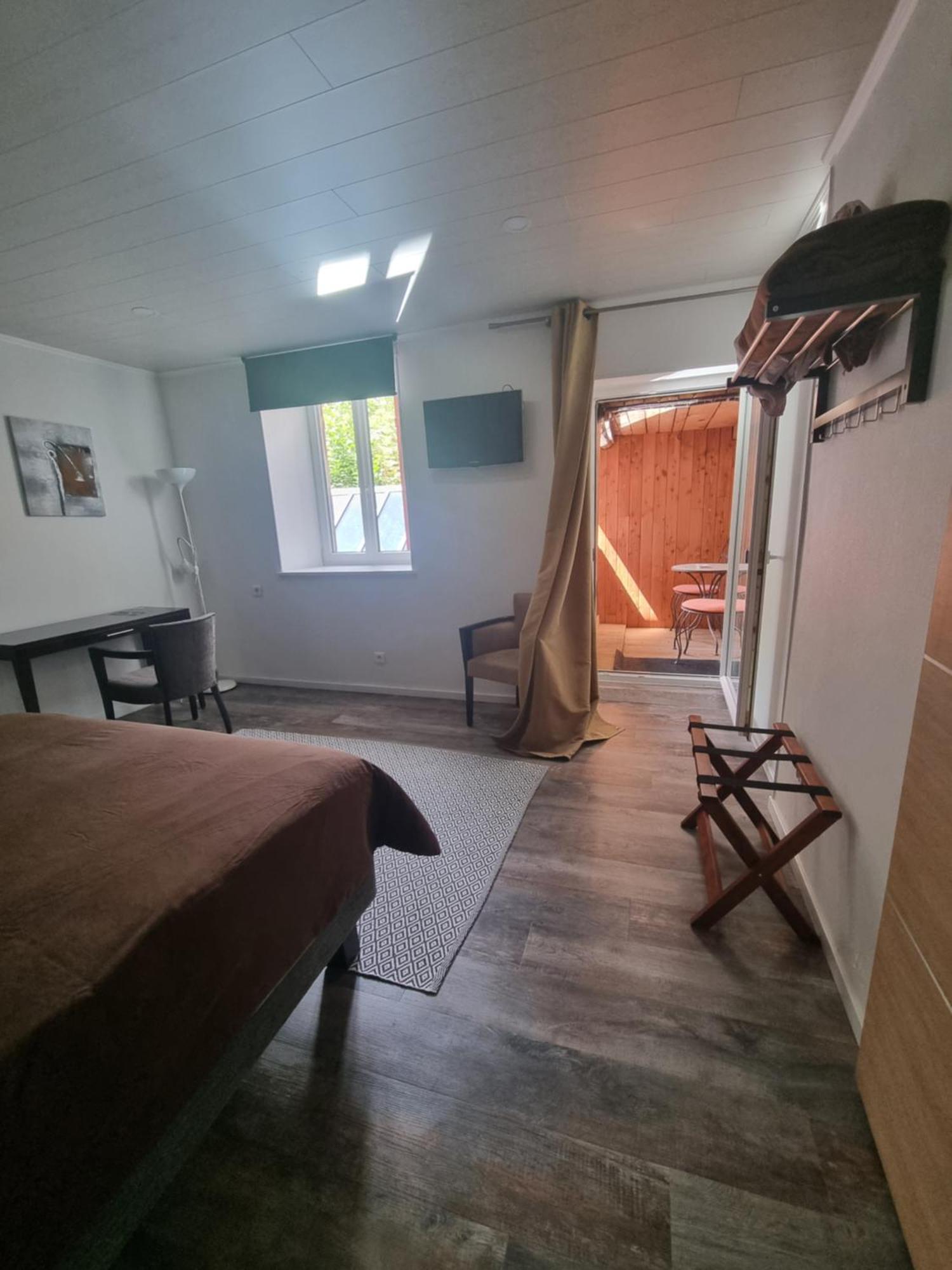 Les Grands Frenes Bed & Breakfast